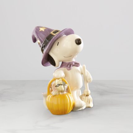 Ucaabnel Snoopy Bewitching Treats Figurine